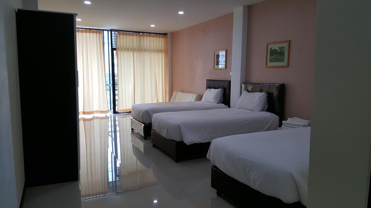 Charoensuk Grand Hotel Kabin Buri Esterno foto