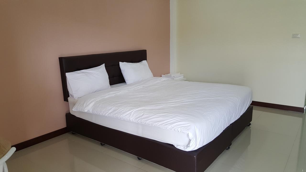 Charoensuk Grand Hotel Kabin Buri Esterno foto