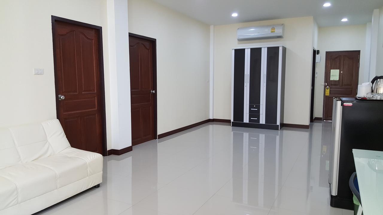 Charoensuk Grand Hotel Kabin Buri Esterno foto