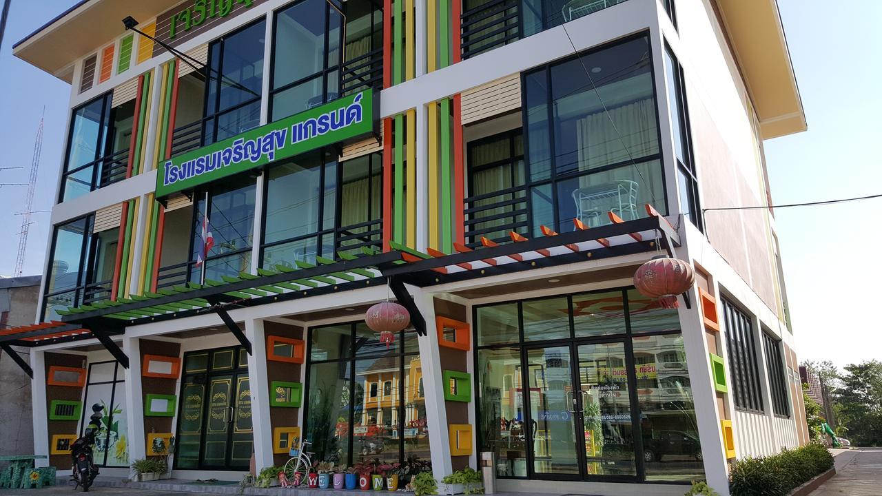Charoensuk Grand Hotel Kabin Buri Esterno foto