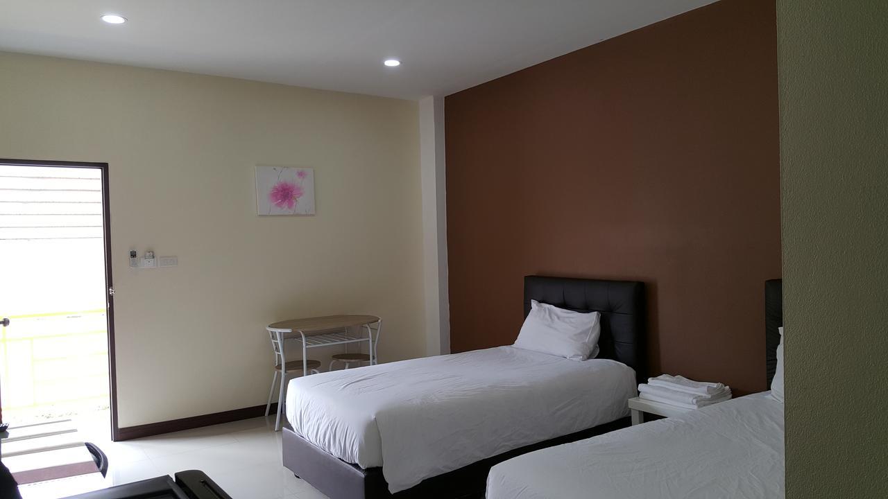 Charoensuk Grand Hotel Kabin Buri Esterno foto